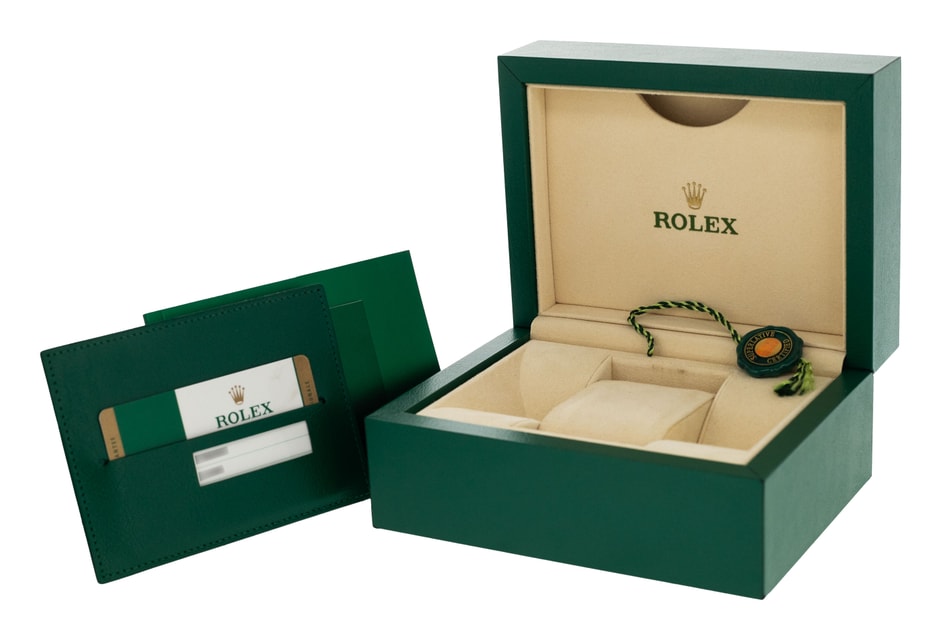 Rolex Oyster Perpetual 114300 Image 4